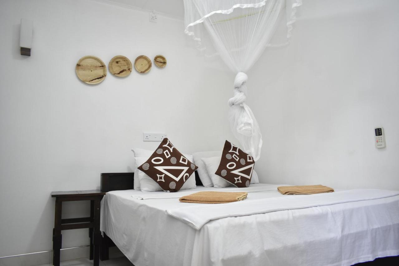 Sigiri Rock Side Home Stay Szigirija Kültér fotó
